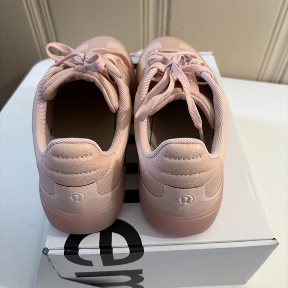 Lululemon Womens City Verse Sneakers in Precocious Pink size 8.5 - Picture 2 of 16